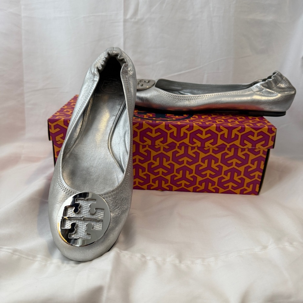 TORY BURCH Womens Reva Ballet Flat Metallic Silver SIZE 9.5 **with Box